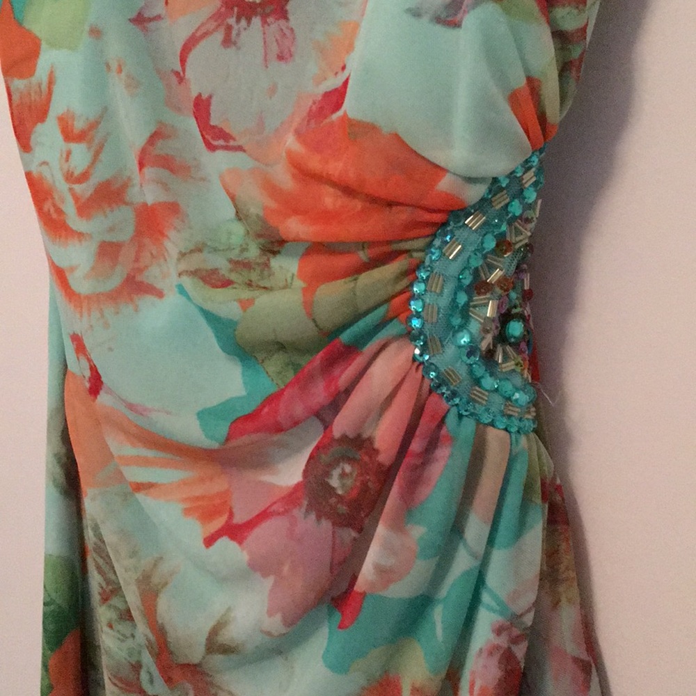 Dress - Picture 2 of 6